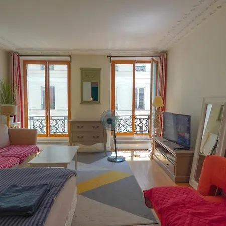2 Stylish Montorgueil Near Louvre Museum * פריז